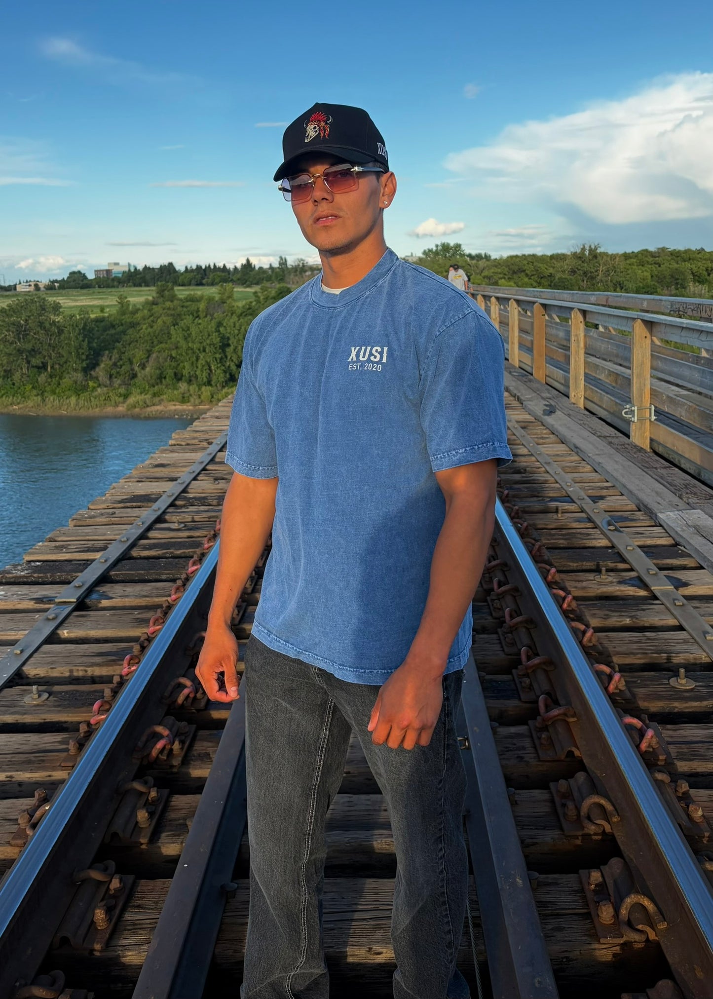 Blue sâskwatôn T-Shirt