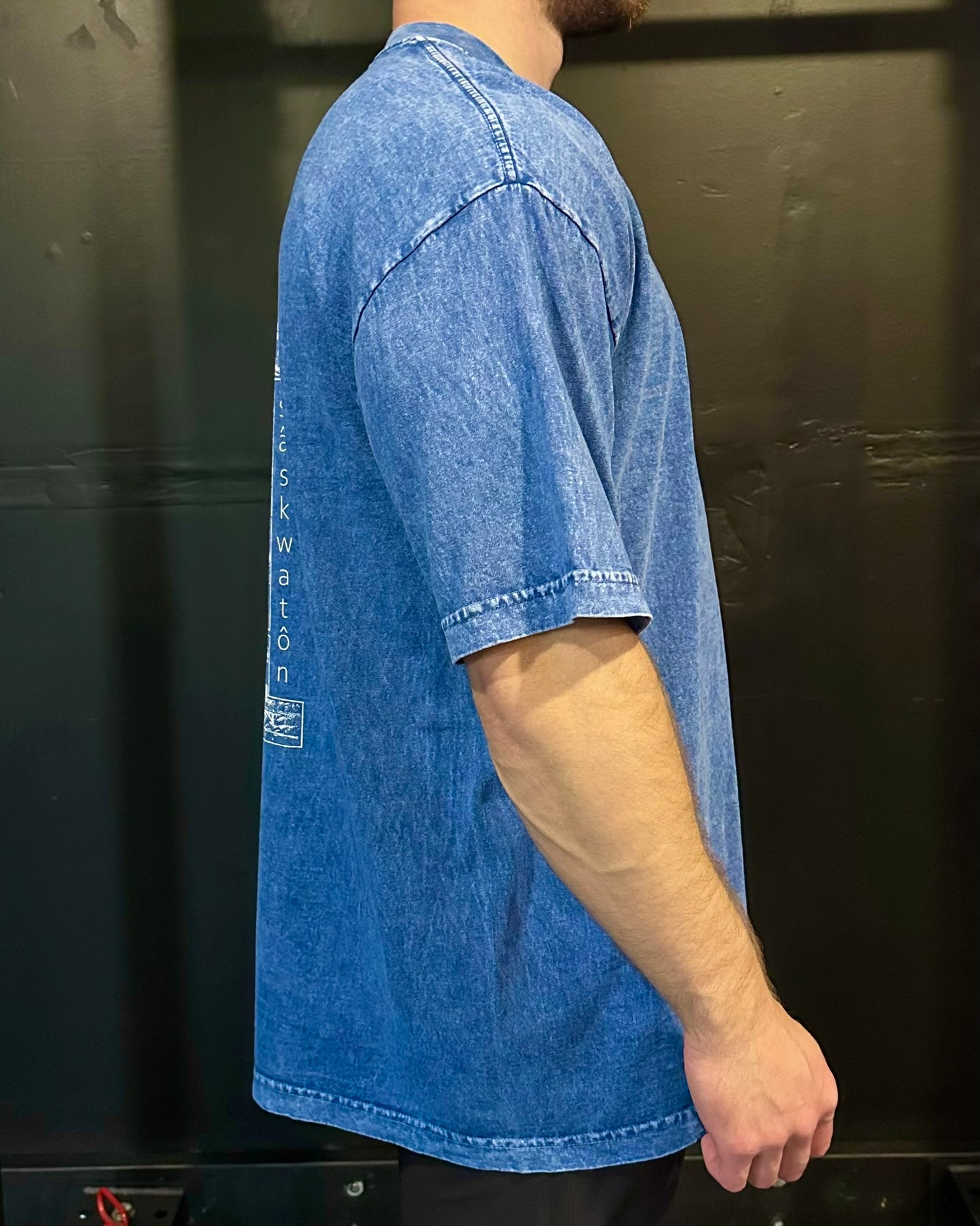 Blue sâskwatôn T-Shirt