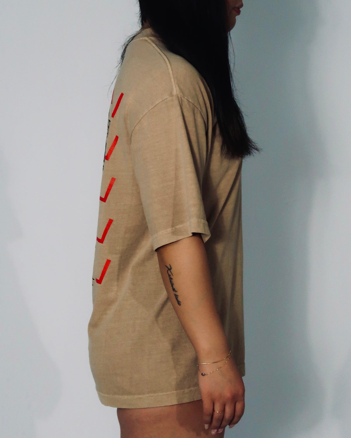 Ākameyimo T-Shirt, photo 6 – Indigenous-owned t-shirt by XUSI, Saskatoon