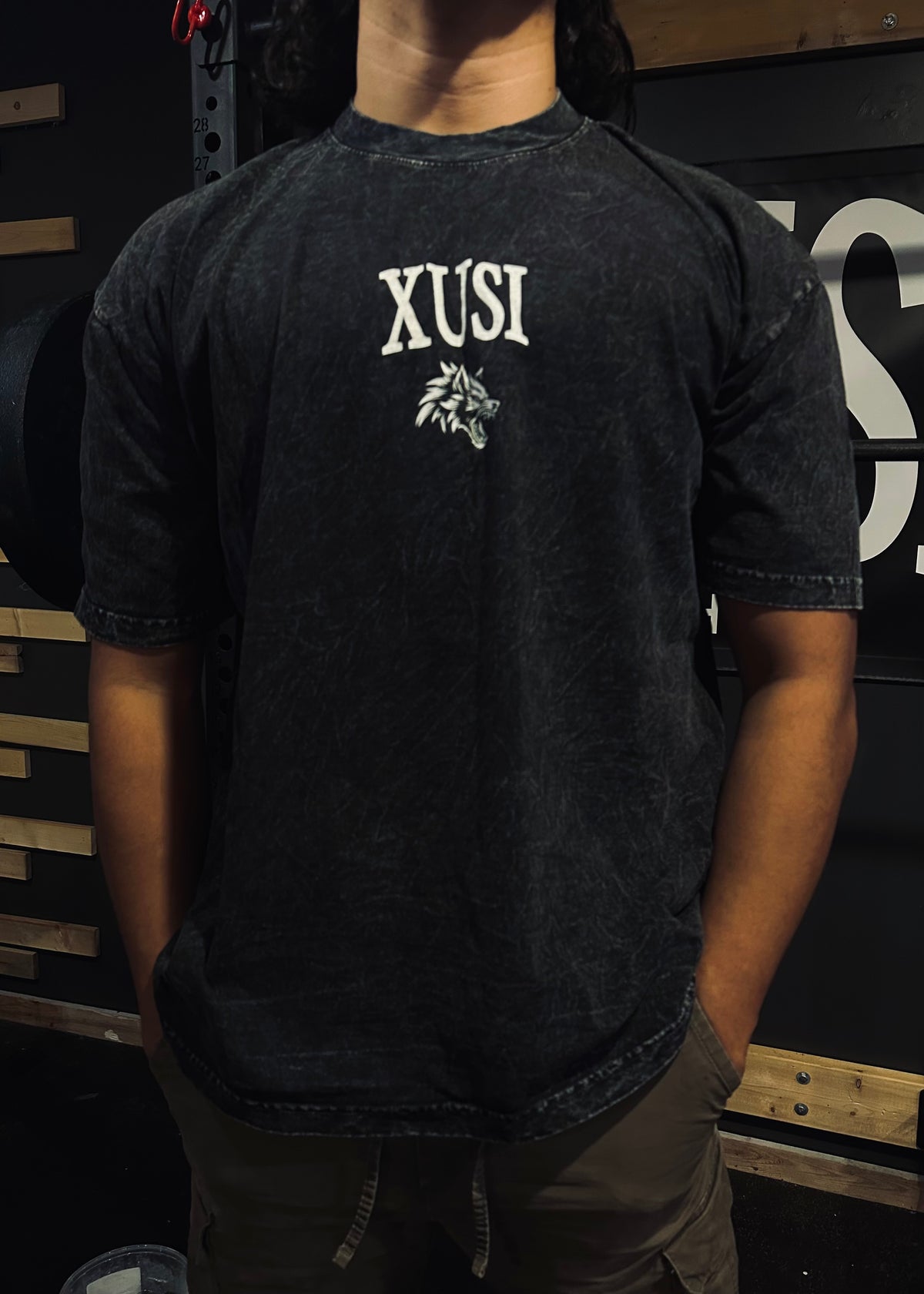 Sôhkahpinêw Wolf T-Shirt, photo 5 – Indigenous-owned t-shirt by XUSI, Saskatoon