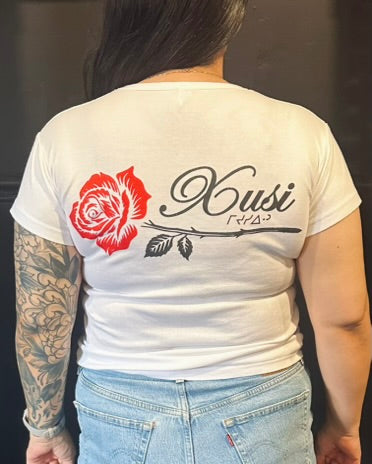 Women's White Rose Baby Rib T-Shirt, photo 3 – Indigenous-owned women's baby rib tee by XUSI, Saskatoon